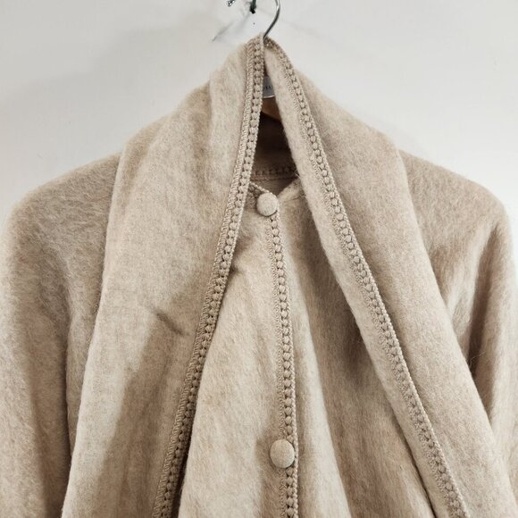 Alpaca Wool Cape w/ Attached Scarf Made in Peru - Picture 4 of 11